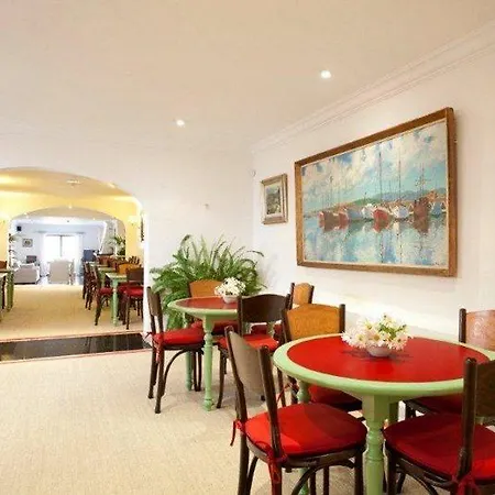Sis Pins Hotel